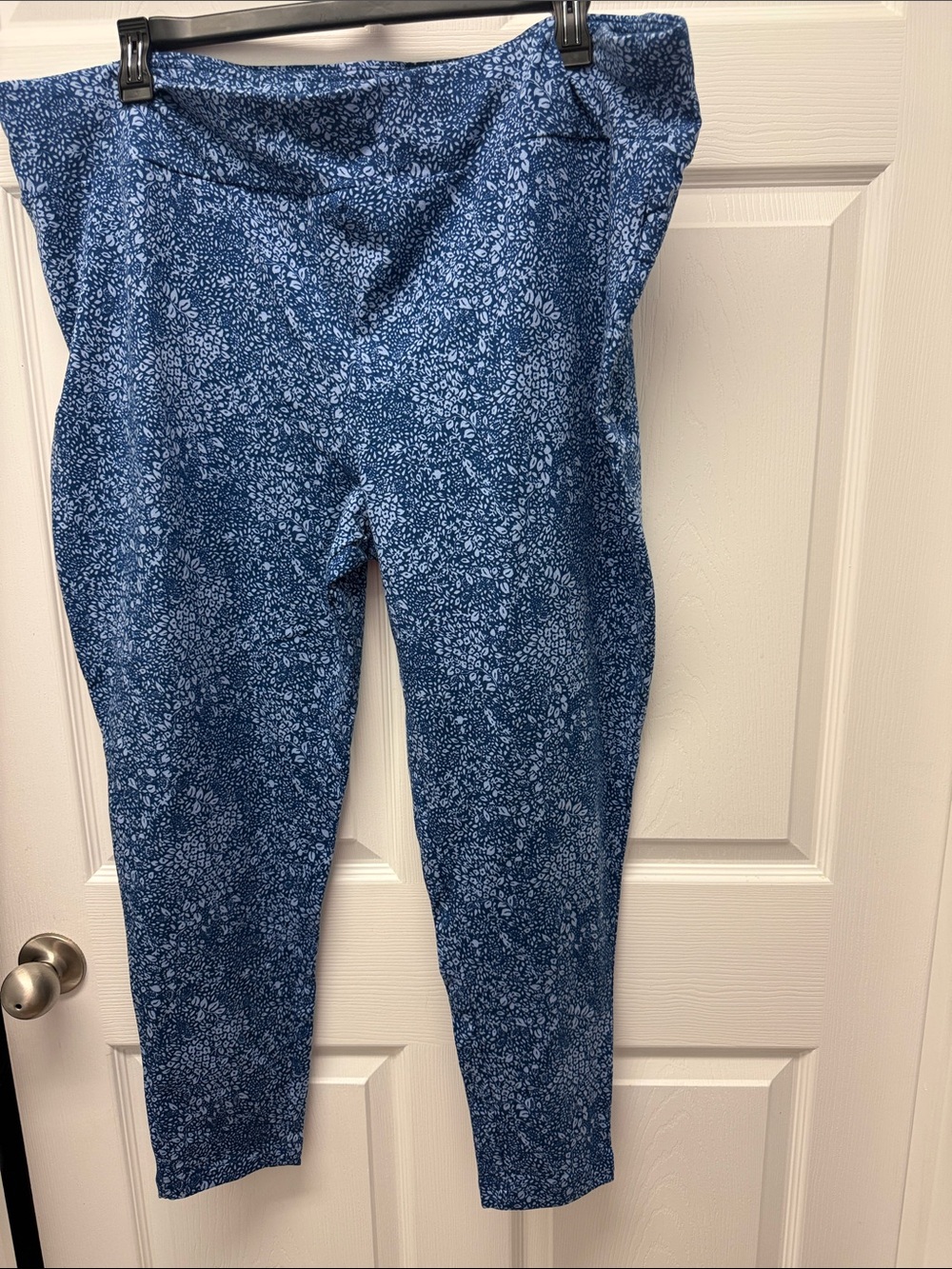 Terra & Sky Blue Indigo Leaf Print Leggings - Plus